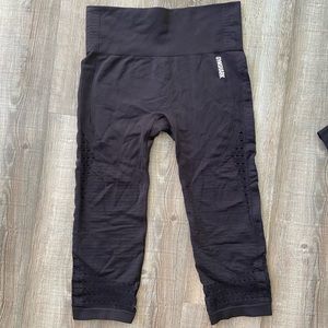 Gym shark capris